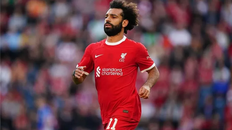 نجم الأهلي يقف أمام انتقال محمد صلاح لاتحاد جدة