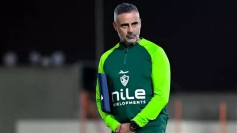 جوميز يجتمع بلاعبى الزمالك قبل المران استعداداً لنهائي الكونفدرالية 