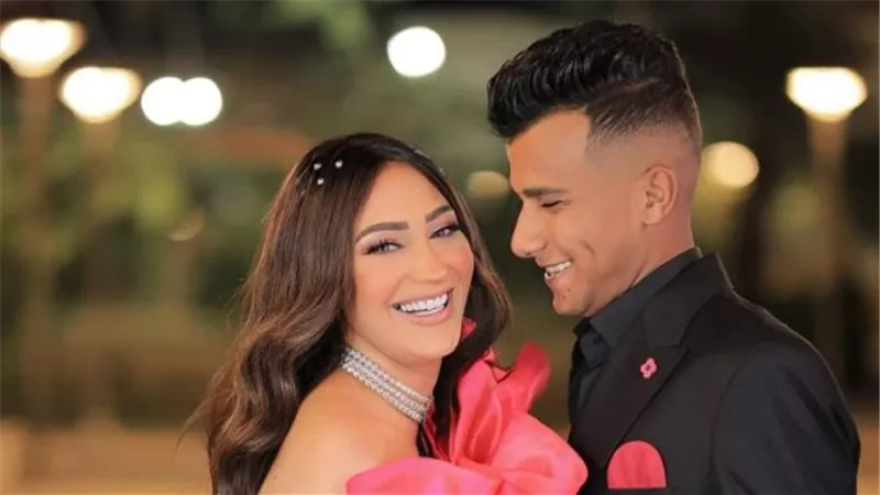 زوجة عصام صاصا تعرب عن سعادتها عقب الإفراج عنه