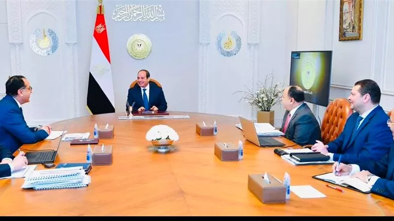 السيسي يوجه بضرورة مواصلة اتخاذ الإجراءات لخفض الدين وضمان الاستدامة المالية