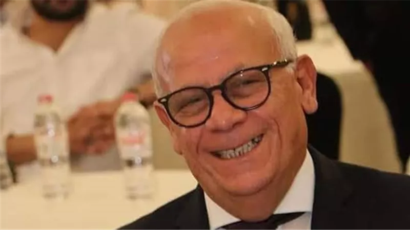 محافظ بورسعيد يستمر في ترميم شوارع أرض النوادي