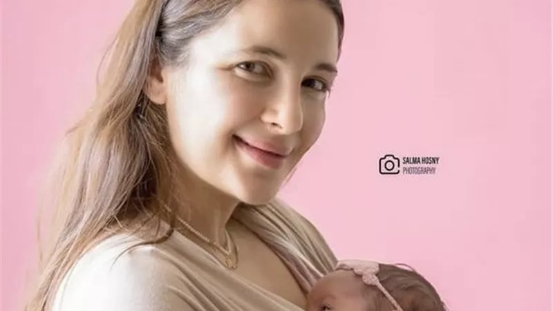 شام الذهبي تشارك جمهورها صورة مبهجة مع ابنتها 