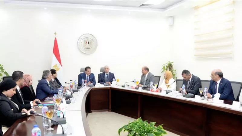 صحة الدقهلية نُناقشة برتوكولات التعاون مع جامعة المنصورة