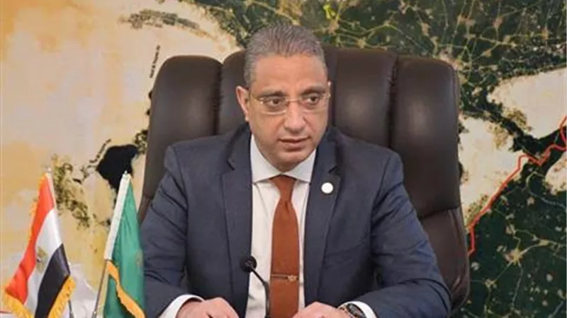 محافظ الفيوم يتفقد موقع إنشاء مستشفى يوسف الصديق