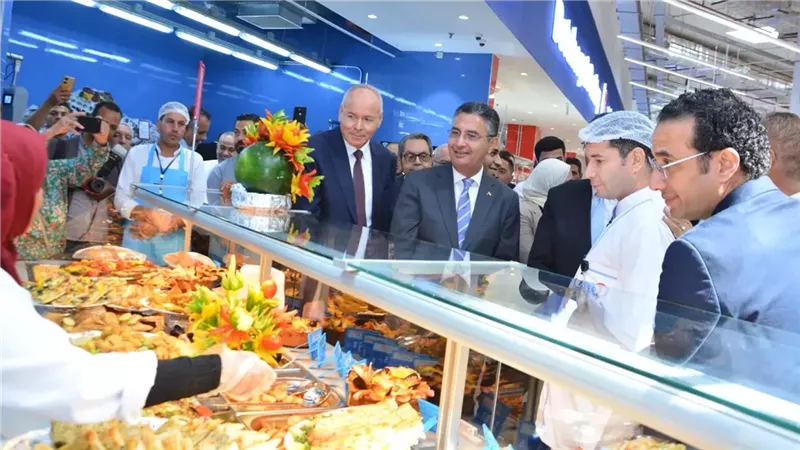 وزير التموين يشهد افتتاح سلسلة 
