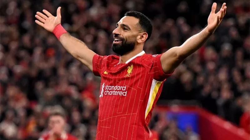 باريس سان جيرمان يجهز عقداً ضخماً لضم الفرعون المصري محمد صلاح