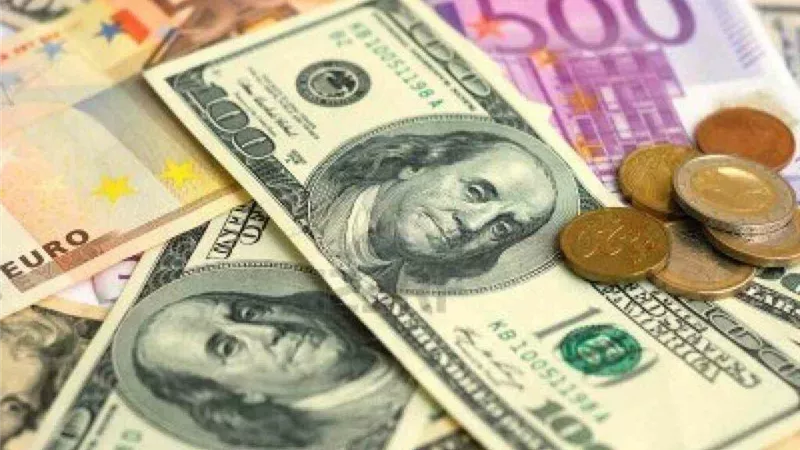 سعر الدولار واليورو والريال السعودي أمام الجنيه المصري اليوم الاثنين بـ البنوك