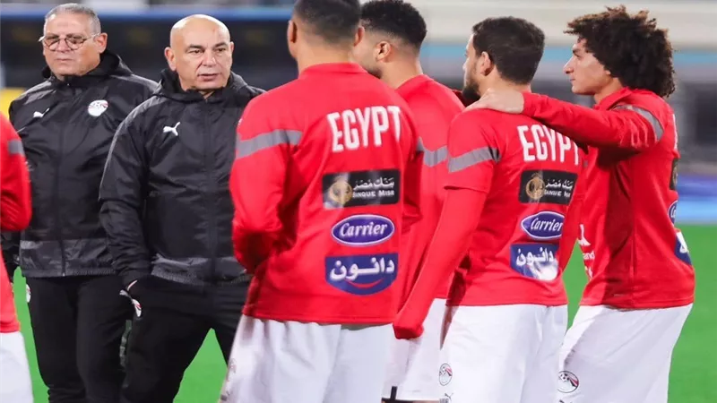 عواد وكوكا على رأس دكة بدلاء منتخب مصر أمام موريتانيا