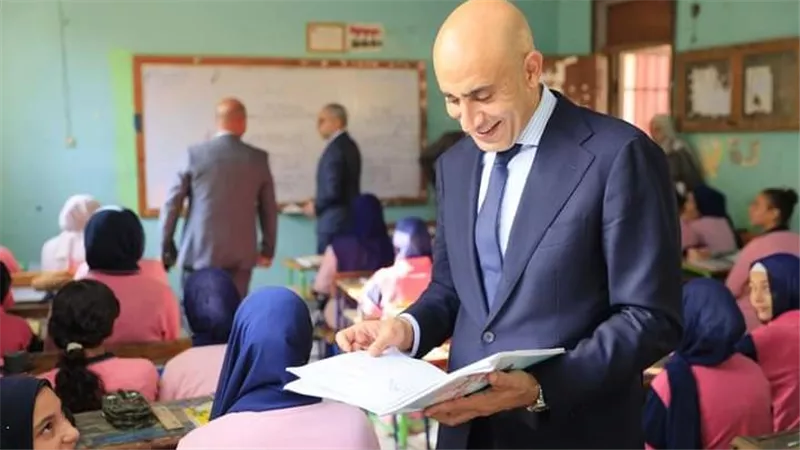وزير التعليم يشدد على أهمية نظافة الفصول وانتظام المعلمين بـ المدارس 