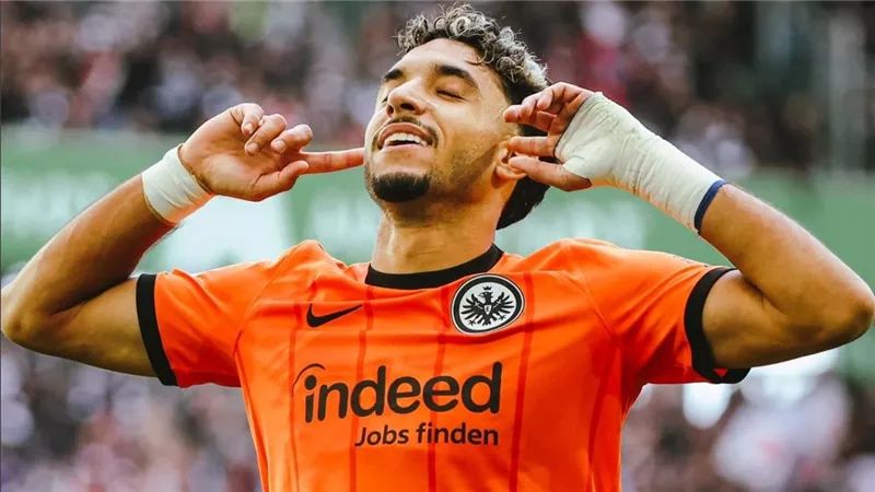 لمدة 5 سنوات.. انتقال عمر مرموش إلى مانشستر سيتي بـ75 مليون يورو