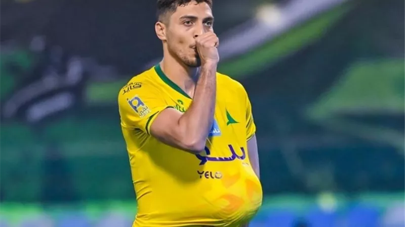 بيراميدز يطلب ضم محمد شريف.. مصدر يكشف موقف اللاعب