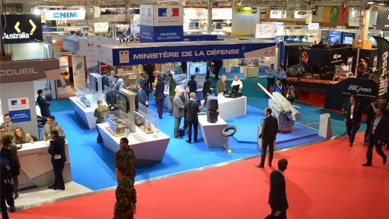 فرنسا تطالب دول العالم بوقف تسليم الأسلحة لإسرائيل