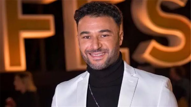 محمد العمروسي يعرب عن حزنه من انفجار مطار بيروت