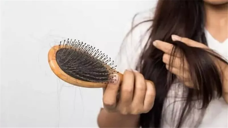 زيوت وماسكات طبيعية لعلاج تساقط الشعر
