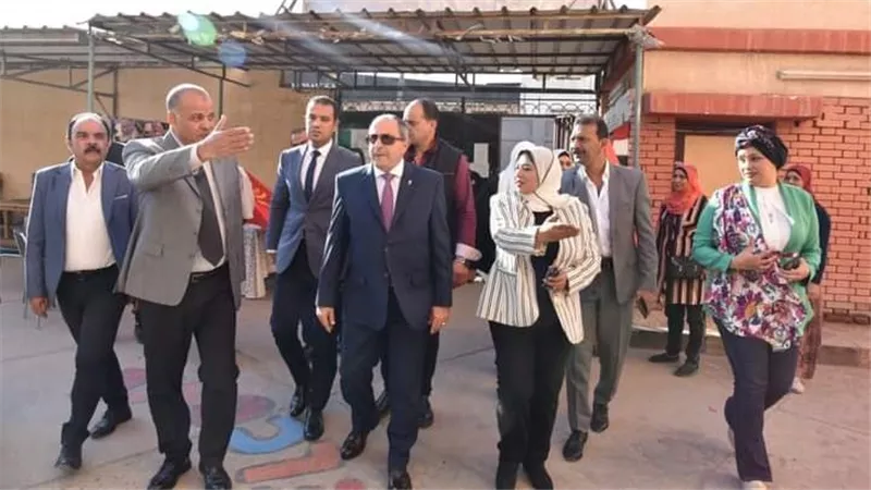 لتوفير بيئة آمنة.. محافظ بورسعيد يناقش سبل النهوض بالقطاع الزراعي