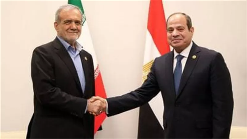السيسي يستعرض مساعي التهدئة في غزة ولبنان خلال لقائه مع الرئيس الإيراني