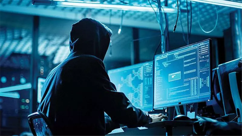 الداخلية تضبط عصابة النصب والاحتيال على المواطنين بـ التسوق الإلكتروني 