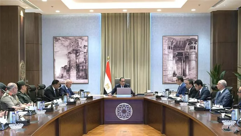 رئيس الوزراء يتابع تنفيذ المرحلة الأولى لمشروع تنمية مدينة رأس الحكمة