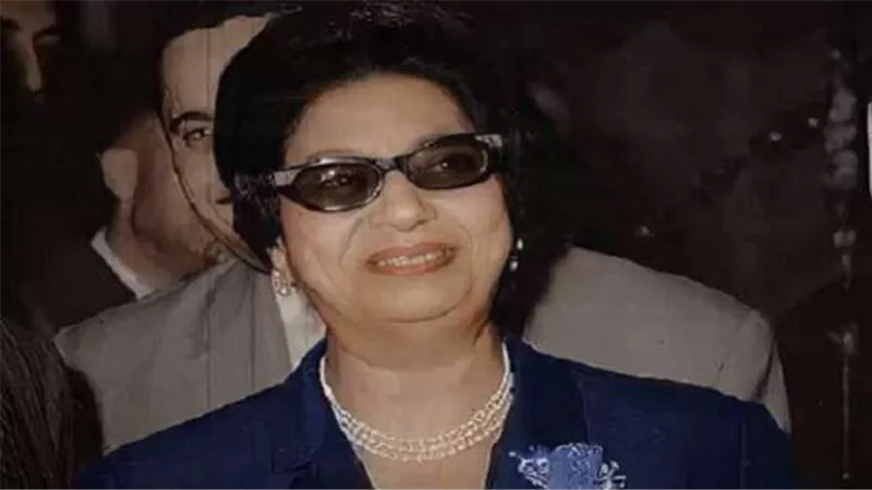 سر ارتداء أم كلثوم النظارة الشمسية حتى وفاتها