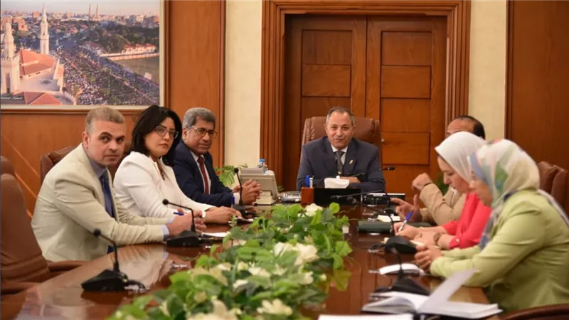 محافظ بورسعيد يبحث سبل التعاون مع مركز المعلومات بمجلس الوزراء