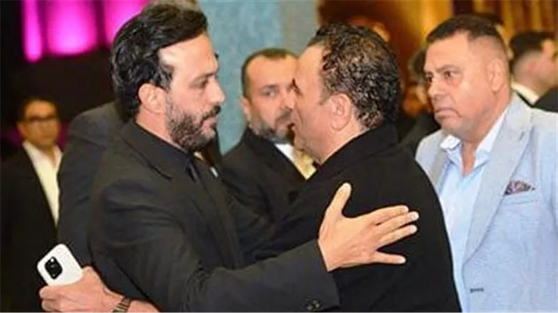 نجوم الفن يؤدون واجب العزاء في والدة أحمد عصام