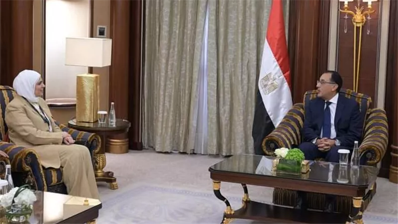 رئيس الوزراء يبحث التعاون مع وزيرة المالية الكويتية