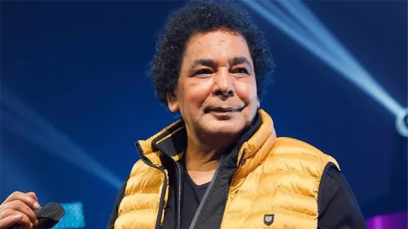 مصطفى كامل يطمئن الجمهور على صحة محمد منير