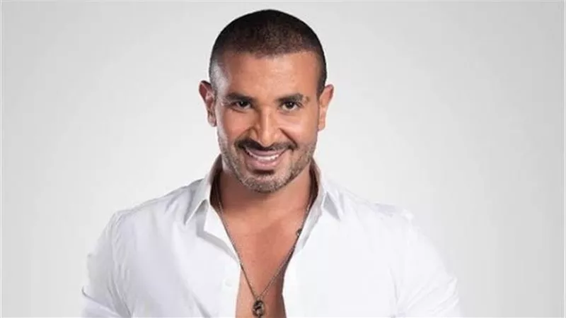 أحمد سعد يطمئن جمهوره بصورة جديدة من الطائرة