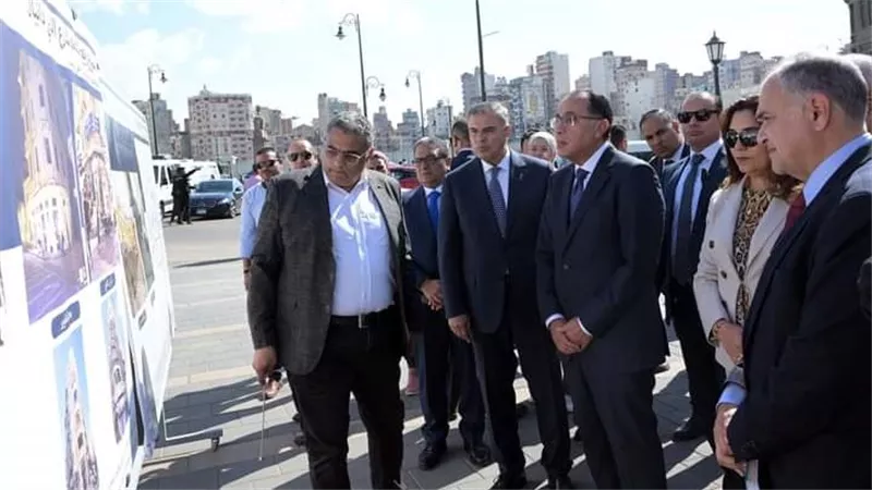 رئيس الوزراء: مشروعات التطوير بالإسكندرية تعزز المكانة الحضارية والثقافية والسياحية للمحافظة 