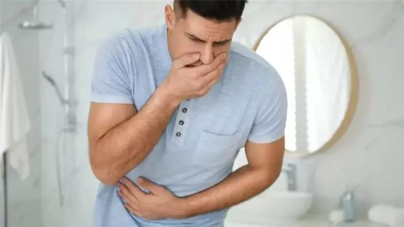 برد المعدة: 5 أعراض خطيرة تتطلب استشارة الطبيب فوراً