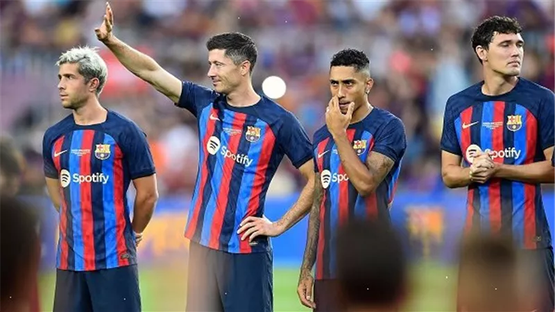 الدوري الإسباني| مواجهة قوية بين برشلونة ونظيره إسبانيول اليوم