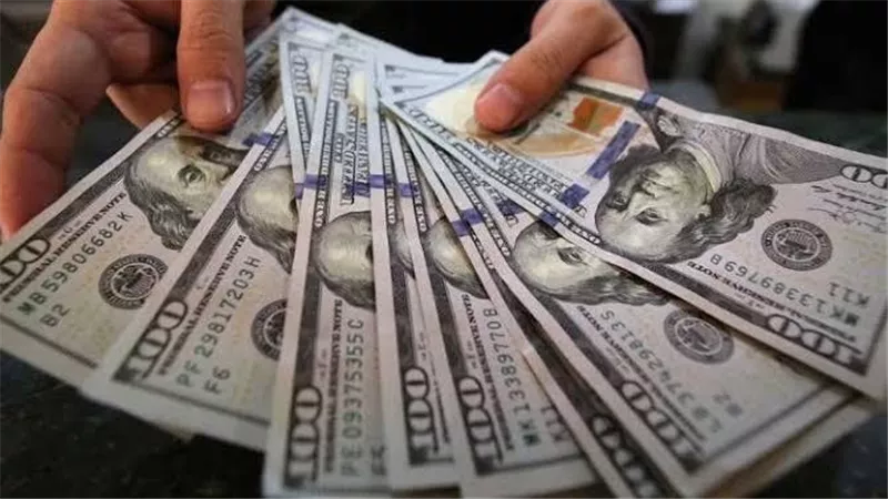 ارتفاع كبير في سعر الدولار مع نهاية تعاملات اليوم الأحد