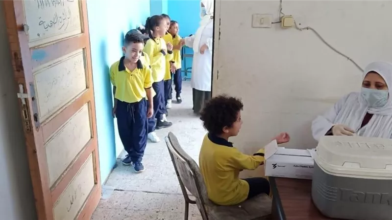 الصحة توضح موانع لقاحي الحمى الشوكية والثنائي البكتيري لطلاب المدارس
