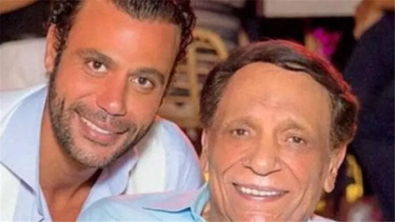 محمد إمام يطمئن الجمهور على صحة والده الزعيم