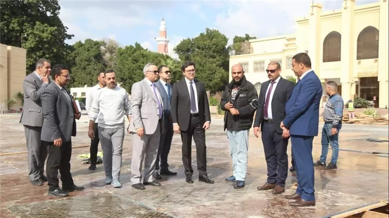 وزير الثقافة يتفقد استعدادات افتتاح مهرجان القاهرة السينمائي