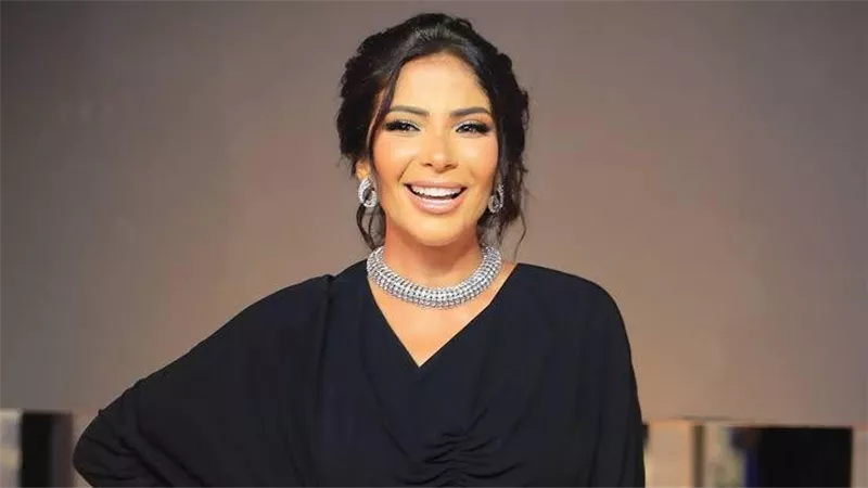 منى زكي تعرب عن سعادتها بتكريمها في مهرجان البحر الأحمر
