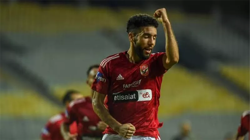وكيل قندوسي يكشف تفاصيل رحيله عن الأهلي ومغادرة الدوري المصري
