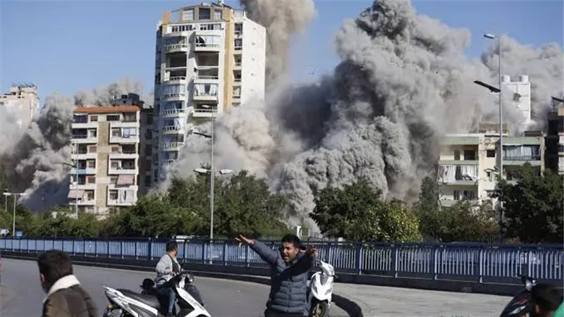 استشهاد 5 أشخاص في غارة إسرائيلية على بلدة تفاحتا بلبنان