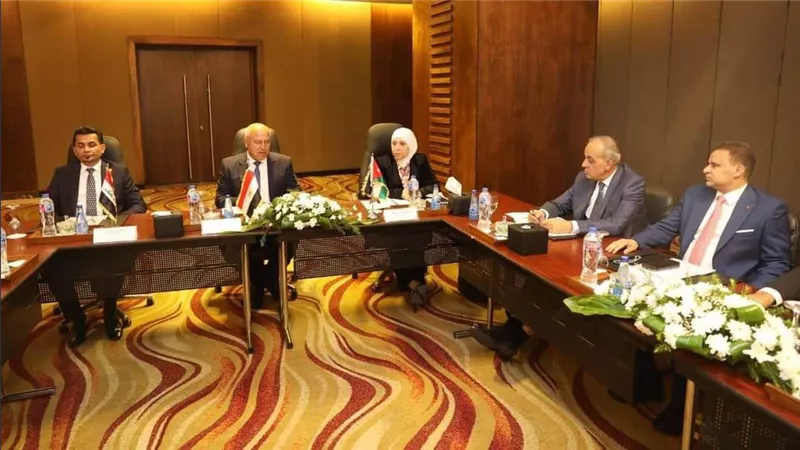 وزير النقل: سفن الجسر العربي للملاحة تصل لـ 10 وحدات للسياحة والبضائع