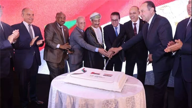 بمناسبة العيد الوطني الـ 54.. وزير العمل يشهد احتفالية سلطنة عُمان بالقاهرة 