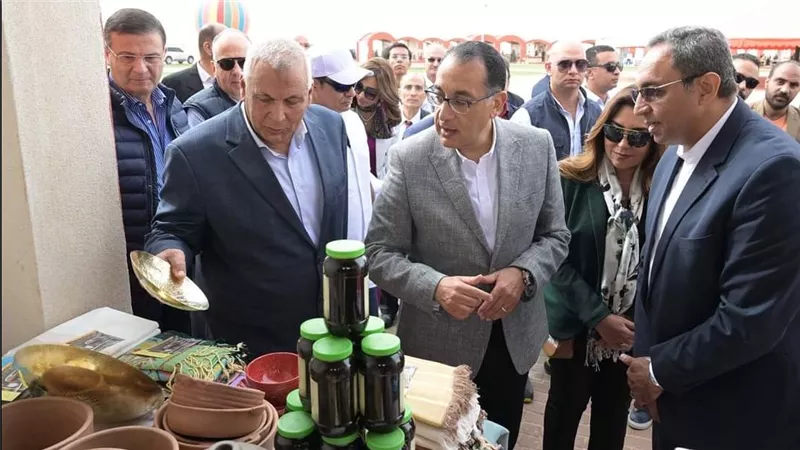تفاصيل زيارة رئيس الوزراء لمحافظة الوادي الجديد أثناء افتتاح عدد من المشروعات