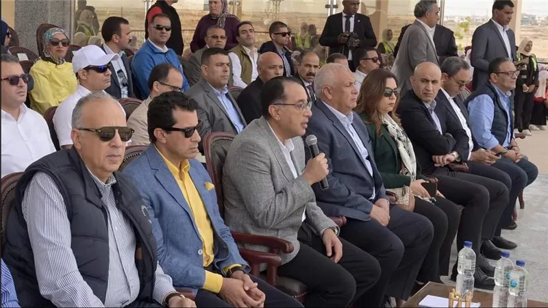 خلال زيارته للوادي الجديد.. رئيس الوزراء يشهد افتتاح نادي الهجن والفروسية الدولي