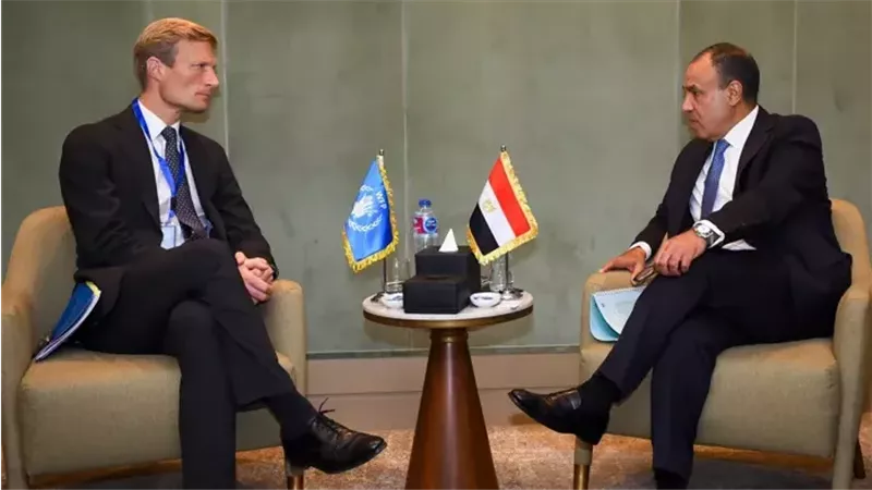 وزير الخارجية يثمن دور برنامج الغذاء العالمي لدعم الإغاثة الإنسانية حول العالم