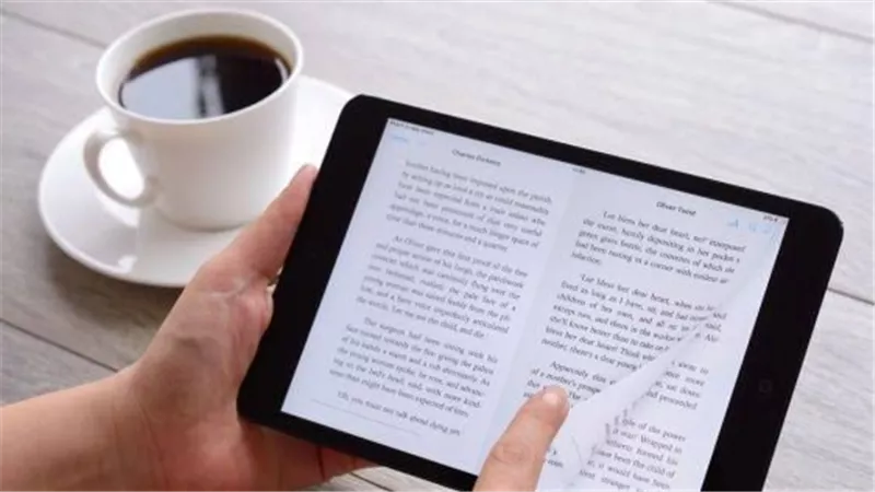 هل قراءة الكتب الإلكترونية تهدد صحة عينيك؟