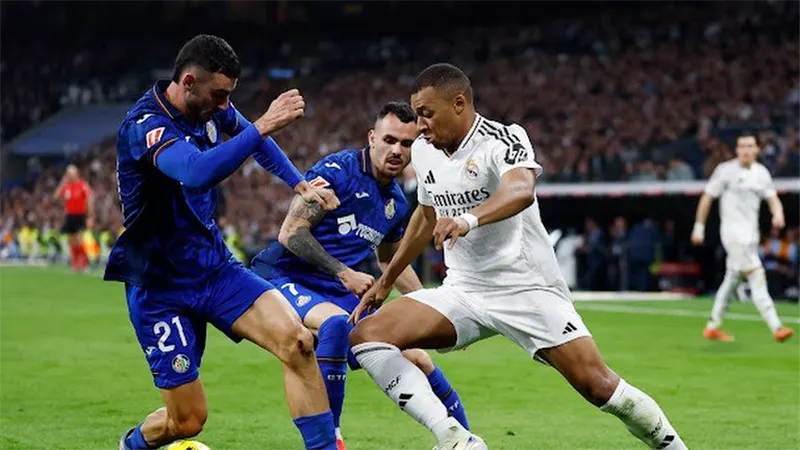 قائمة ريال مدريد لمواجهة أتلتيك بلباو بالدوري الإسباني وموقف تشواميني