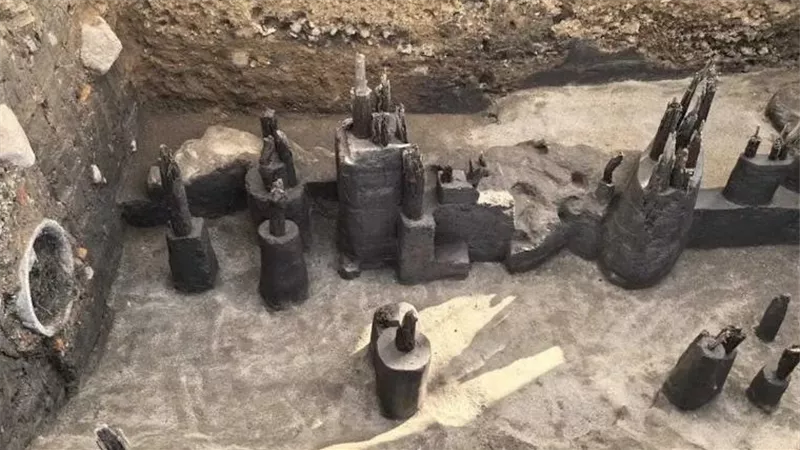 علماء الآثار يكشفون كنوز تاريخية مدفونة تحت شوارع العاصمة المكسيكية
