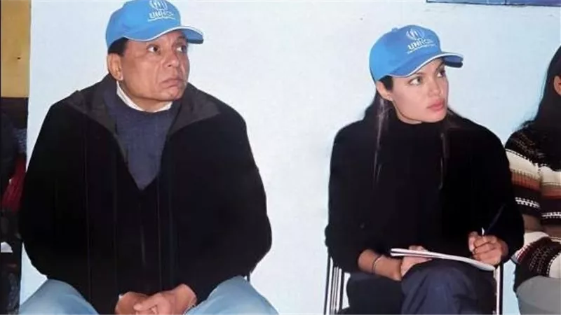 كواليس لقاء عادل إمام وأنجلينا جولي.. قصة تعاون إنساني