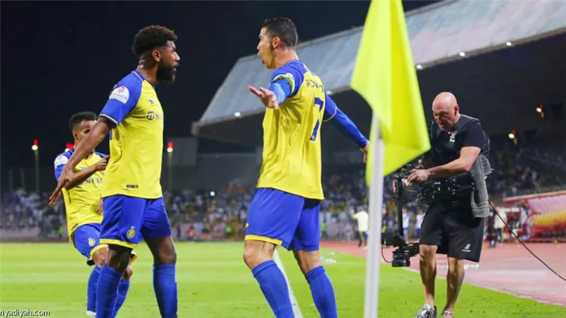 تردد قناة ثمانية السعودية الناقلة لمباريات دوري روشن