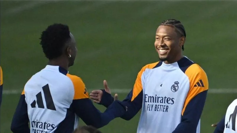 بعد غياب عام.. ريال مدريد يتلقي خبرًا سارًا بعودة مدافعه
