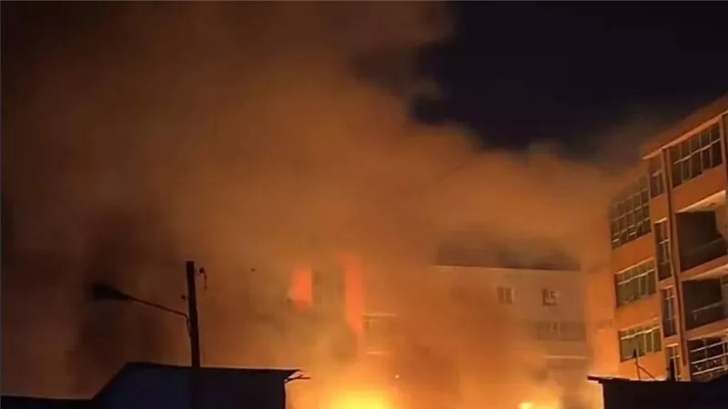 لحقت بوالدتها وشقيقها.. مصرع طفلة جراء حريق داخل عقار بالغربية